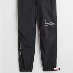 H&M Relaxed fit nylon jogger